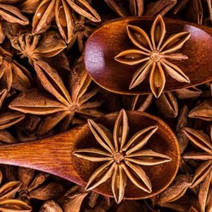 O anis estrelado é uma das plantas medicinais expectorantes.